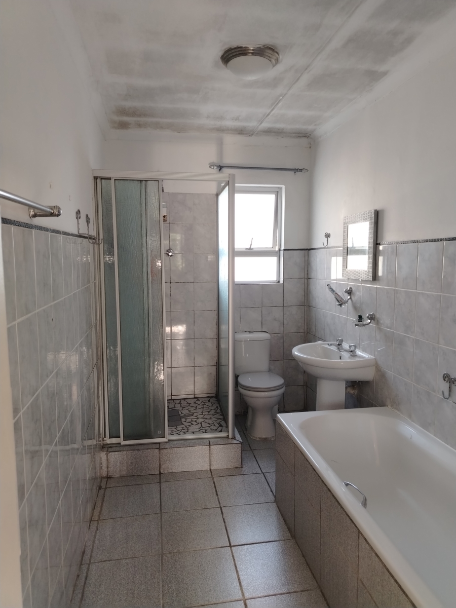 4 Bedroom Property for Sale in Amalinda Eastern Cape